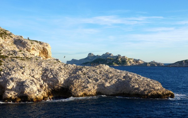 tyrolienne face aux iles de Marseille et des calanques