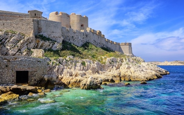 visite de l'ile du chateau d'if en bateau privatisé et baignade calanques