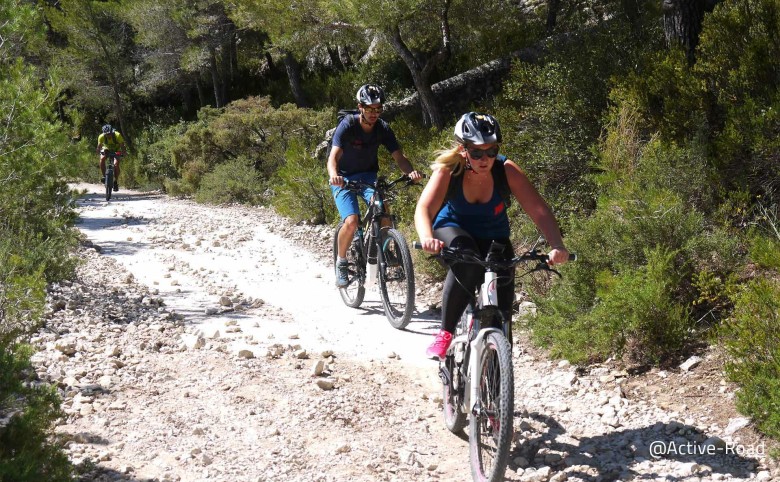 Ebike on Calanques paths