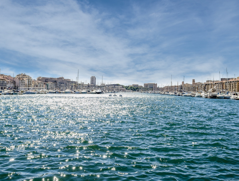 Lonely Planet, your travel guide to visit Marseille